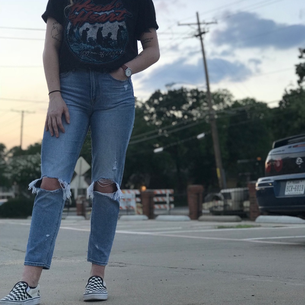 America Eagle Mom Jeans